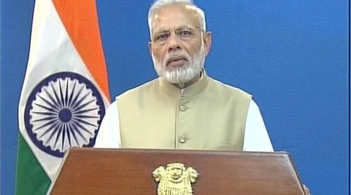 PM Modi responds to criticism on currency ban, questions if he should not fight corruption